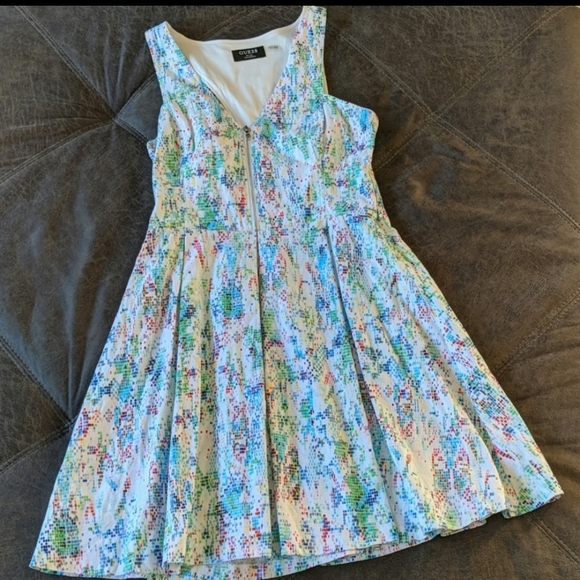 ⭐ Guess Dress - Picture 1 of 7